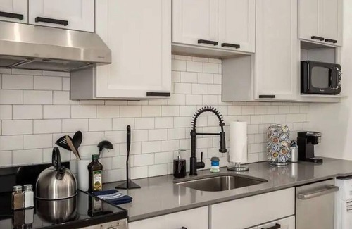 Olde Towne East Apartment | Comfortable Stay at The Loft Columbus Center with Breakfast