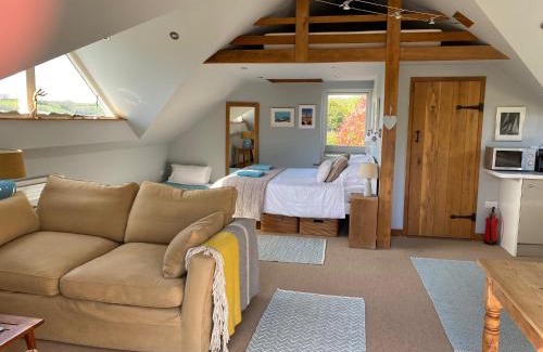 Aveton Gifford Apartment | Pet-Friendly Retreat at The Loft - Rated 9.3/10 by Guests
