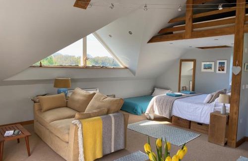 Aveton Gifford Apartment | Pet-Friendly Retreat at The Loft - Rated 9.3/10 by Guests