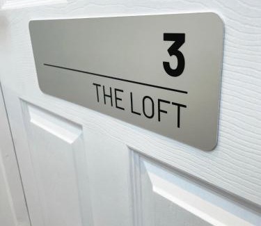 Yeovil Apartment | Child-Friendly Escape at The Loft - Guest Rated 9.6/10