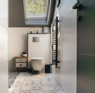 Samobor Apartment | Hill View Modern Apartment: Pet-Friendly Retreat with Hot Tub