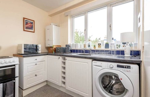 Crail Apartment | Cozy Loft on the Lane - Perfect for Families & Groups