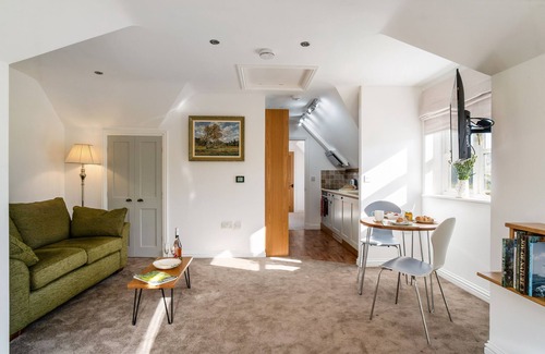 Chipping Campden Cottage | Explore Cotswolds from The Loft with Delicious Breakfast
