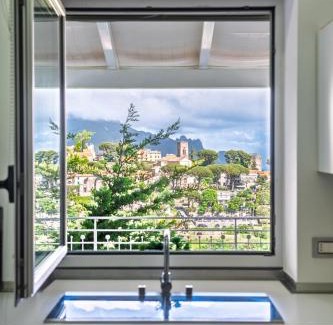 Pogerola Apartment | Charming Oceanfront Stay at The Loft Via Torricella