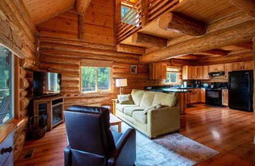 Stevenson House | Inviting Log Cabin Home with Family-Friendly Amenities