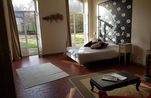 Nouan-sur-Loire House | Cozy Retreat at The Logis de Bois Fox: Family-Friendly Stay