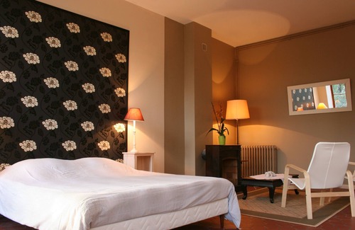 Nouan-sur-Loire House | Cozy Retreat at The Logis de Bois Fox: Family-Friendly Stay