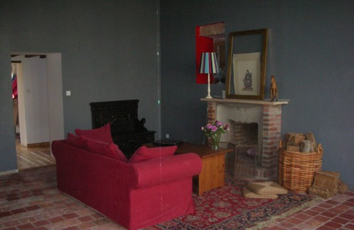 Nouan-sur-Loire House | Cozy Retreat at The Logis de Bois Fox: Family-Friendly Stay