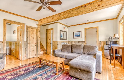 White Salmon House | Pet-Friendly Retreat at The Logs for Your Family Adventure