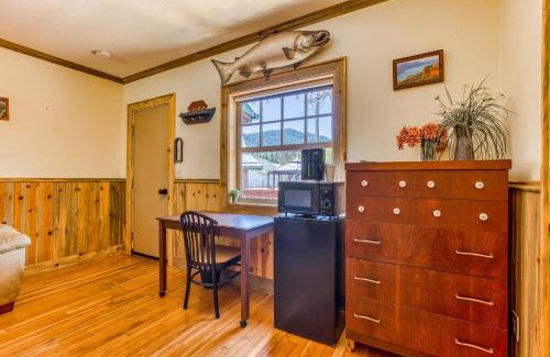 White Salmon House | Family-Friendly Retreat at The Logs White Salmon