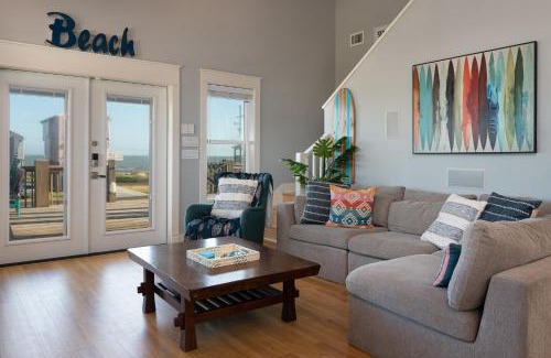 Crystal Beach House | Unforgettable Stays at The Lone Palm Resort with Ocean Views