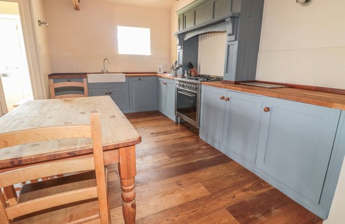 Berwick-upon-Tweed Cottage | Pet-Friendly Retreat with Garden in Berwick-Upon-Tweed
