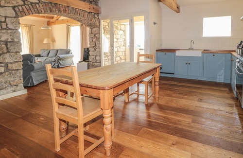 Berwick-upon-Tweed Cottage | Pet-Friendly Retreat with Garden in Berwick-Upon-Tweed