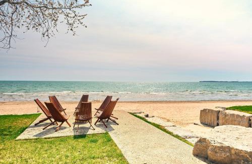 Wainfleet Apartment | Beachfront Cottages & Townhouse Suites at The Long Beach Resort
