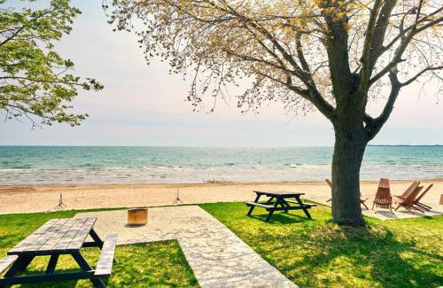 Wainfleet Apartment | Beachfront Cottages & Townhouse Suites at The Long Beach Resort