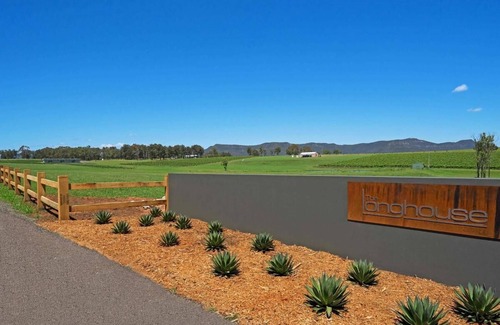 Pokolbin Apartment | Iconic Longhouse Suite 2 with Vineyard Views & En-Suite Comfort