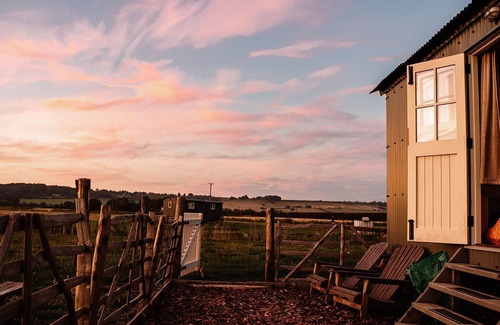 St Mary's Bay Cabin | Outstanding Views at The Lookerer - A Shepherd's Hut Retreat