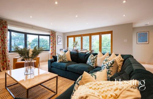Knowl Hill House | Guest Favorite: The Lookout 2 Bedroom Annex with Parking
