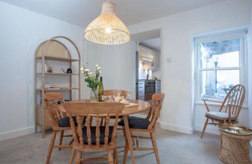 Brixham House | Pet-Friendly Haven at The Lookout 43 - Guest Rated 9.8