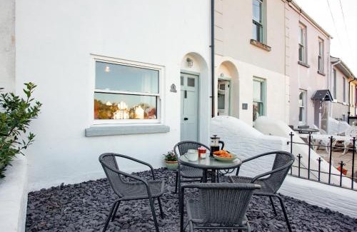 Brixham House | Pet-Friendly Haven at The Lookout 43 - Guest Rated 9.8