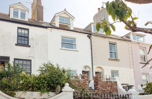 Brixham House | Pet-Friendly Haven at The Lookout 43 - Guest Rated 9.8