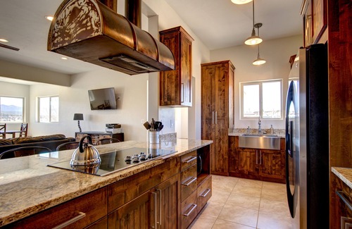 Hatch House | Experience The Lookout at Sevier River - 4-Star Family Retreat