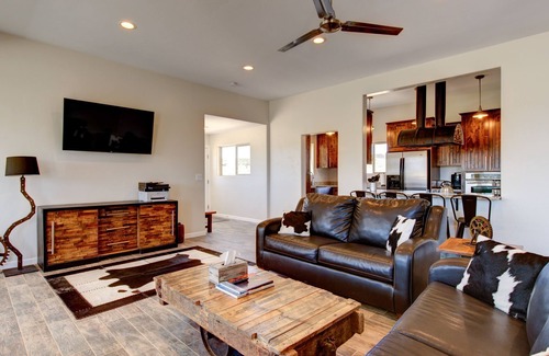 Hatch House | Experience The Lookout at Sevier River - 4-Star Family Retreat
