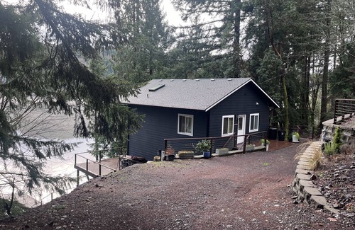 Olympia House | Experience The Lookout at Summit Lake: Pet-Friendly Retreat