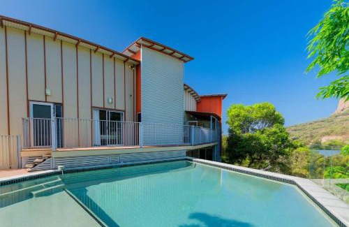 Castle Hill House | The Lookout