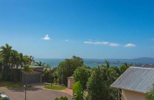 Castle Hill House | The Lookout
