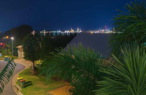 Castle Hill House | The Lookout