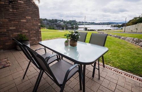 Mallacoota House | Pet-Friendly Retreat at The Lookout - Flathead, Mallacoota