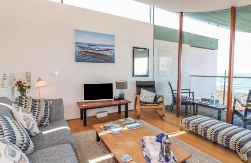 Westleigh House | Family-Friendly Getaway at The Lookout - 4 Star Experience
