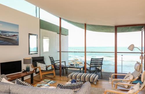 Westleigh House | Family-Friendly Getaway at The Lookout - 4 Star Experience