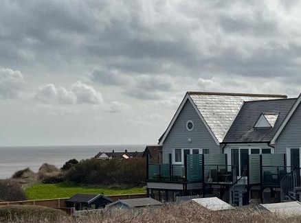 Mundesley House | Premier Oceanfront Escape at The Lookout - 4-Star Rating