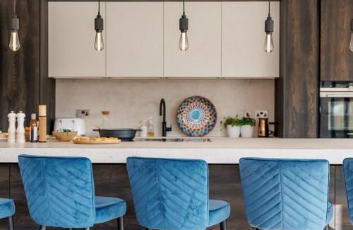Holworth House | The Lookout