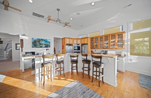 Charleston House | Unwind at The Lookout: Hot Tub & Heated Pool with Views