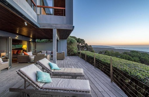 Yallingup House | Discover The Lookout - Yallingup: Family-Friendly Retreat