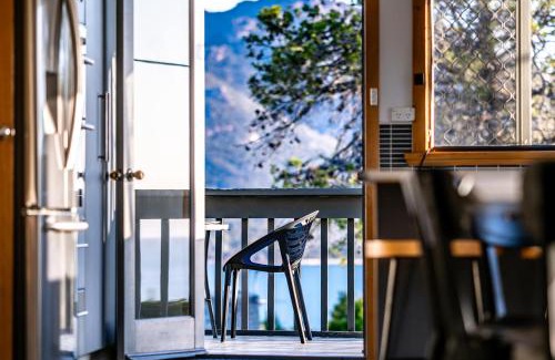 Coles Bay House | Inviting Lookout: Family Retreat with Scenic Views