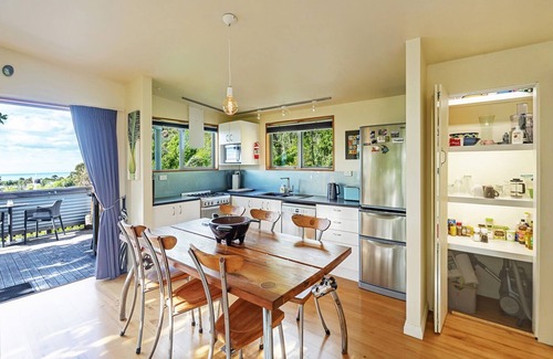 Nelson House | Scenic Home Overlooking City and Tasman Bay - Rated 9.6