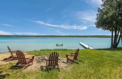 Leland House | Guest Rated: 9.8 at The Lookout on Lake Leelanau