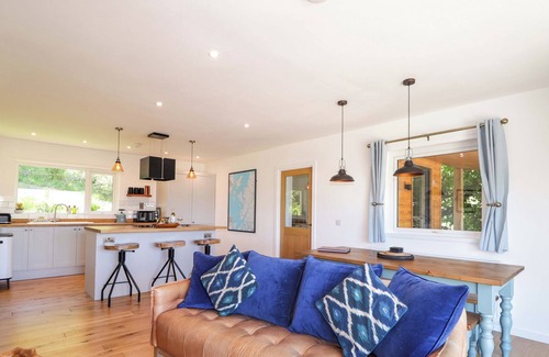 Breakish Cottage | Pet-Friendly Oceanfront Getaway at The Lookout, Broadford