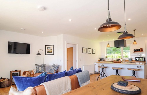 Breakish Cottage | Pet-Friendly Oceanfront Getaway at The Lookout, Broadford