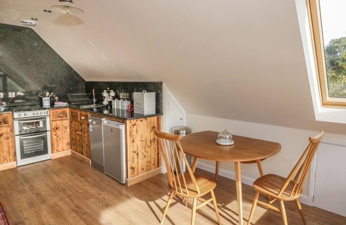 Llangrove Cottage | The Lookout: Pet-Friendly Retreat with Pool in Llangrove