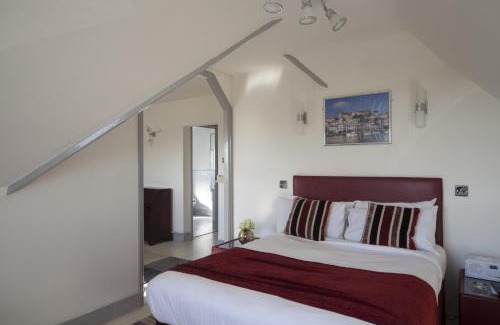 Rye Hotel | Family-Friendly Retreat at The Lookout Rye - Breakfast Included