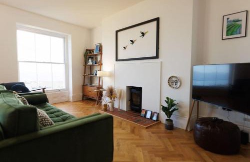 Ramsgate Apartment | Stylish Sea View Penthouse - Family-Friendly Retreat