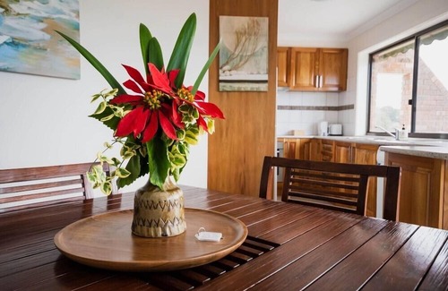 Mallacoota House | Top-Rated Lookout Unit 12: Family-Friendly Retreat