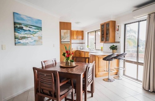 Mallacoota House | Top-Rated Lookout Unit 12: Family-Friendly Retreat