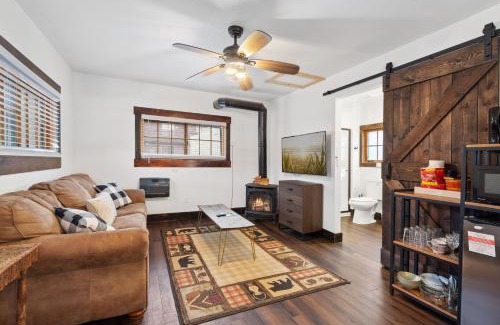 Grand Lake House | Charming Loose Moose Cabin 9 - Steps from Grand Lake