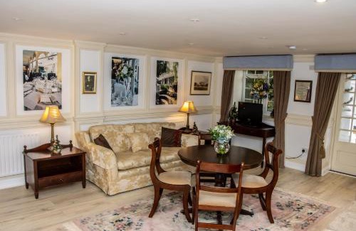 Highcliffe-on-Sea Hotel | Elegant Stay at The Lord Bute with Top-Rated Dining